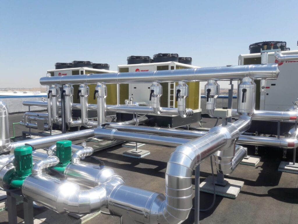 Cálculo de cargas térmicas para aplicaciones en sistemas de refrigeración industrial